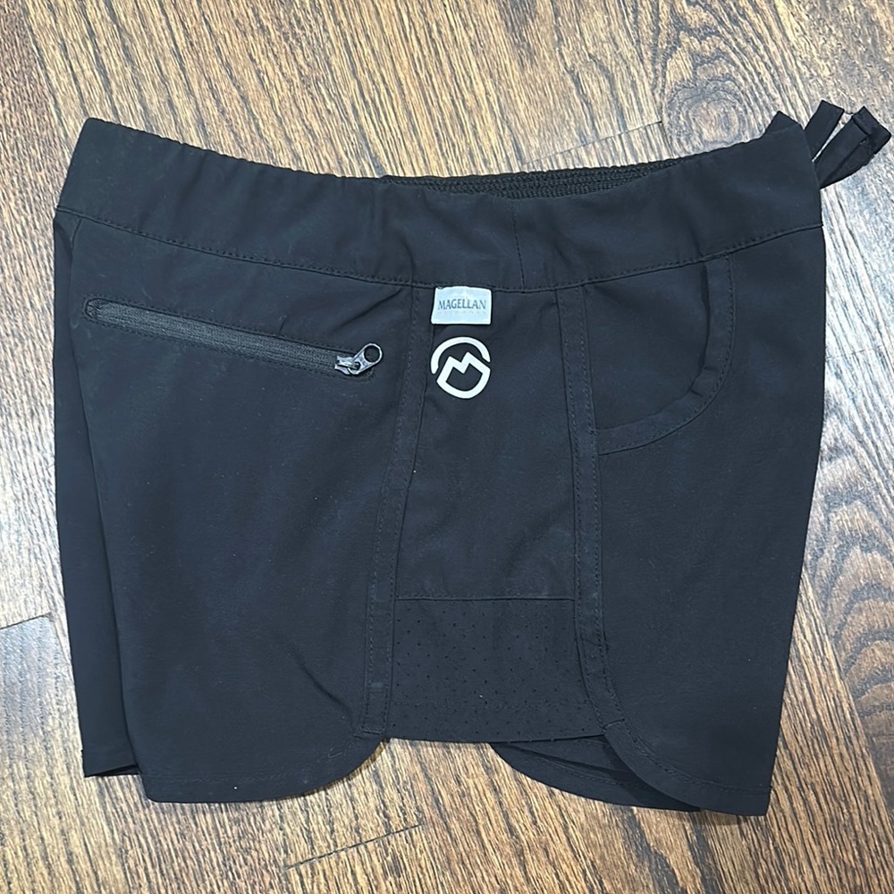 3/$20🌟 Magellan Girls Black Water Repellent Shorts - Picture 3 of 4